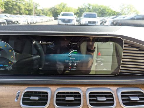 Used 2022 Mercedes-Benz GLS 450 4MATIC image 21