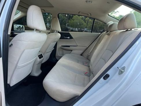 Used 2017 Honda Accord EX image 16