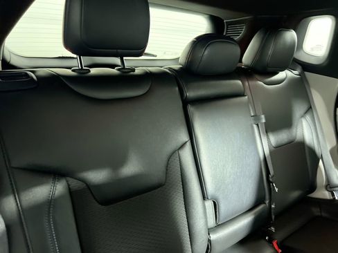 Used 2024 Jeep Compass Latitude image 30