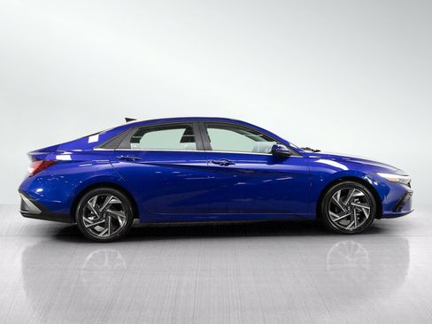 Used 2025 Hyundai Elantra SEL FWD image 6