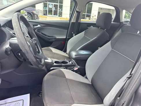 Used 2013 Ford Focus SE FWD image 16