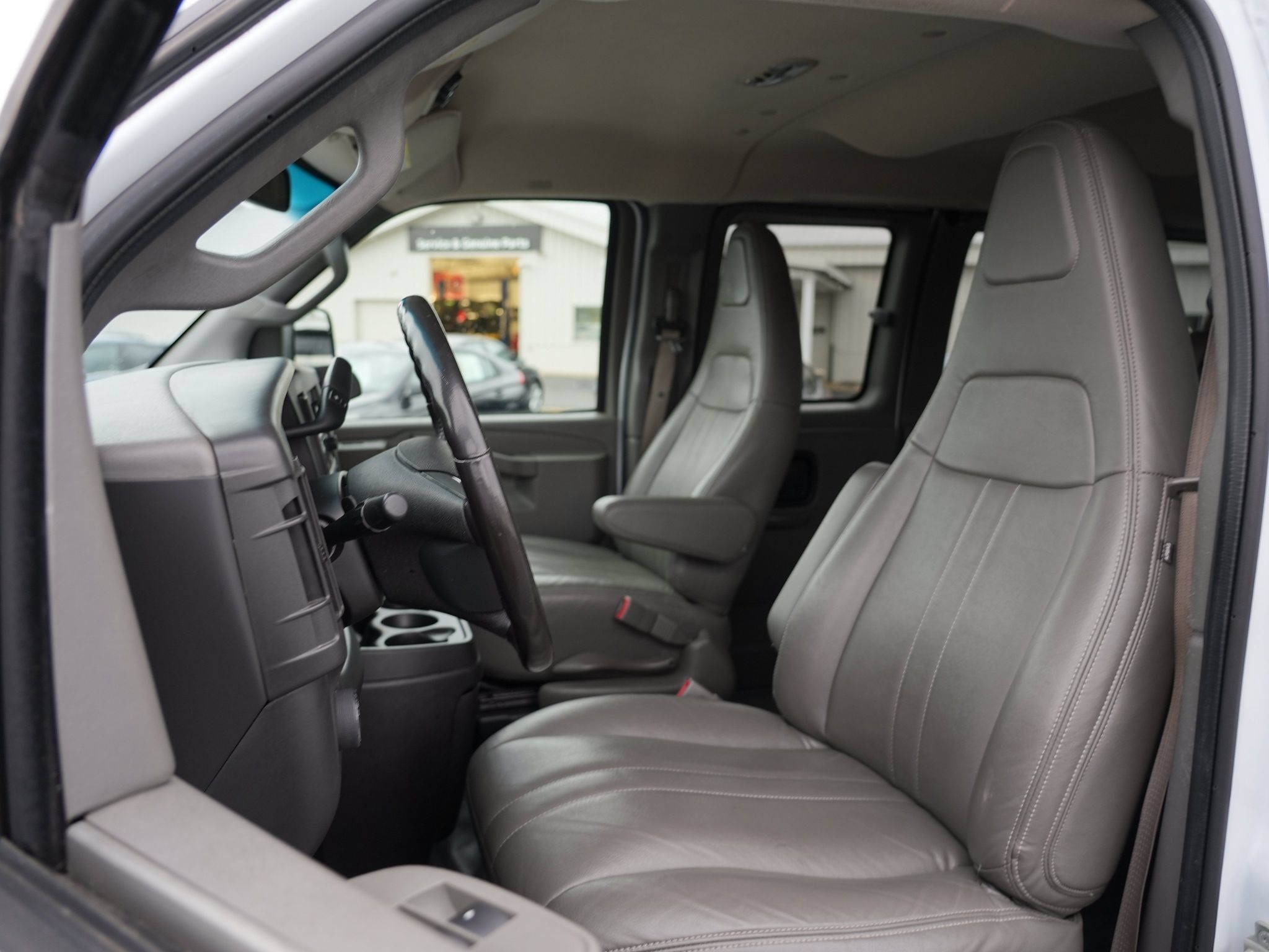 Used 2017 Chevrolet Express 2500 LS RWD image 13