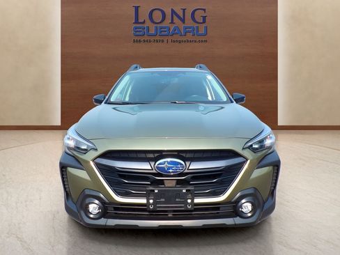 Certified 2025 Subaru Outback Premium AWD/4WD image 4