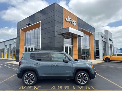 Used 2017 Jeep Renegade Latitude w/ Advanced Technology Group