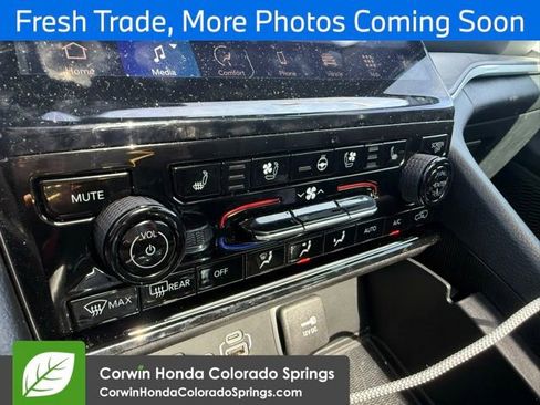 Used 2024 Jeep Grand Cherokee Limited w/ Luxury Tech Group II image 8