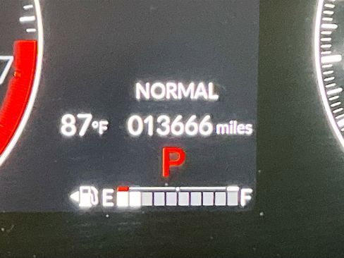 Used 2023 Honda HR-V LX image 12