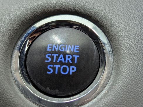 Used 2022 Toyota Highlander L image 31