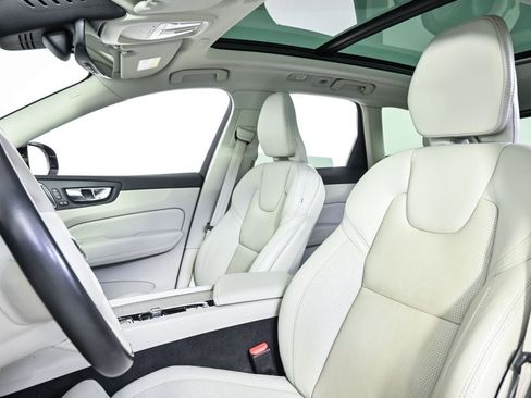 Certified 2023 Volvo XC60 B5 Ultimate w/ Climate Package FWD image 7