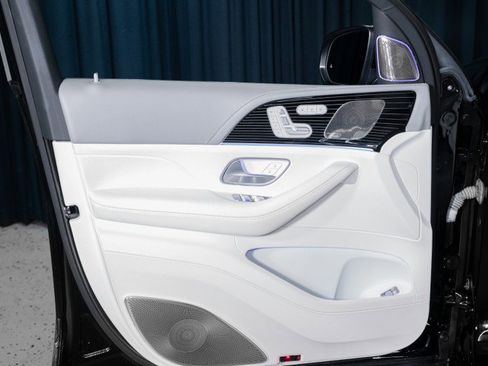 Certified 2023 Mercedes-Benz Maybach GLS 600 Maybach 600 4MATIC® SUV image 15