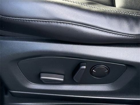 Certified 2023 Ford Explorer XLT w/ Equipment Group 202A image 7