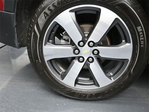 Used 2021 Chevrolet Traverse LT w/ LT Premium Package image 30