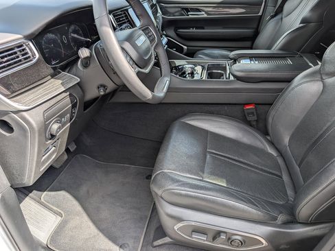Used 2022 Jeep Wagoneer Series II w/ Premium Group I AWD/4WD image 10
