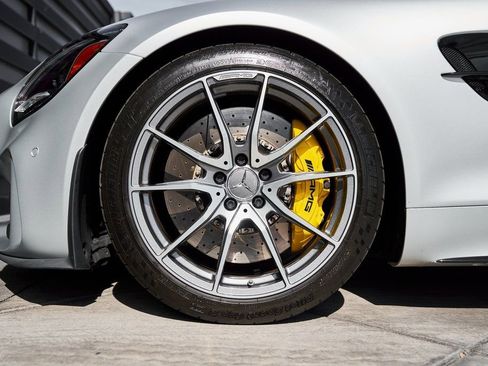 Used 2020 Mercedes-Benz AMG GT R image 3