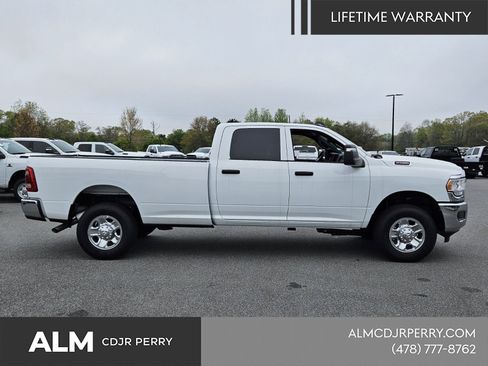 New 2024 RAM 2500 Tradesman w/ Safety Group AWD/4WD image 14