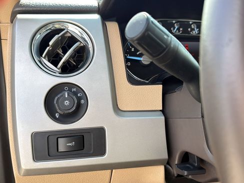 Used 2012 Ford F150 Lariat w/ Lariat Chrome Pkg RWD image 17