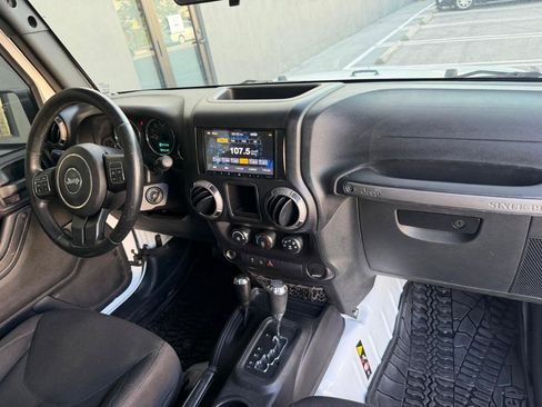 Used 2015 Jeep Wrangler Sport AWD/4WD image 13
