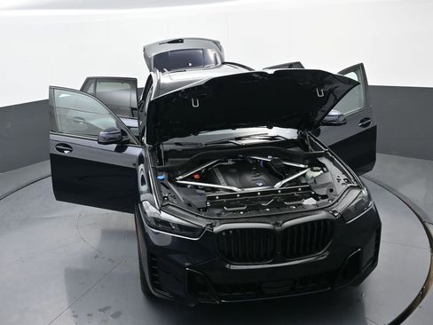 New 2026 BMW X5 xDrive40i w/ M Sport Package AWD/4WD image 38