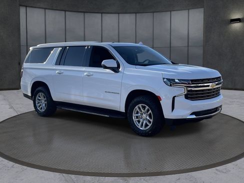 Used 2024 Chevrolet Suburban LT w/ Luxury Package AWD/4WD image 7