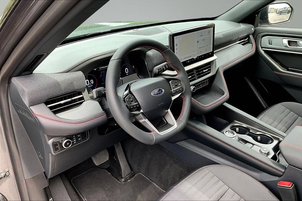 New 2026 Ford Explorer ST-Line w/ ST-Line Street Pack AWD/4WD image 7