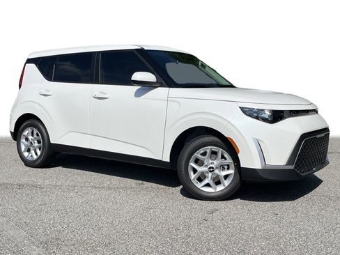 New 2025 Kia Soul S image 2