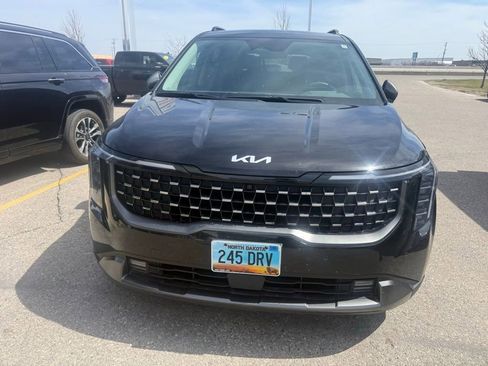 Used 2025 Kia Carnival SX Prestige FWD image 2