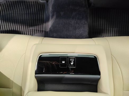 Used 2024 Lexus LS 500 RWD image 37