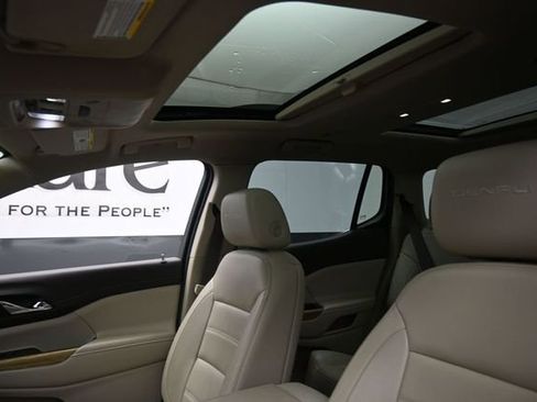 Used 2019 GMC Acadia Denali w/ Technology Package FWD image 17