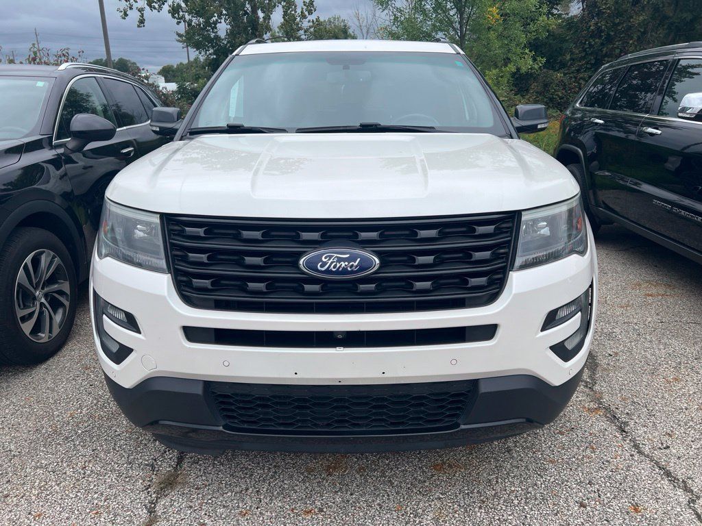 Used 2016 Ford Explorer Sport w/ Equipment Group 401A AWD/4WD image 2