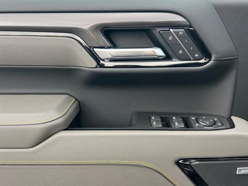 Certified 2025 Chevrolet Silverado 1500 ZR2 w/ Technology Package image 11