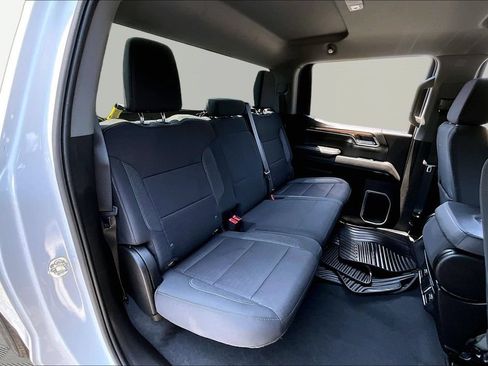 Used 2023 Chevrolet Silverado 1500 LT AWD/4WD image 17
