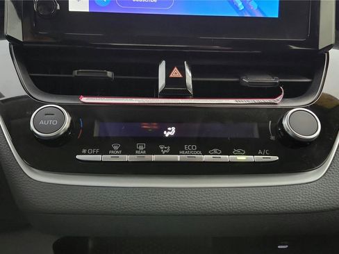 Used 2024 Toyota Corolla LE image 38