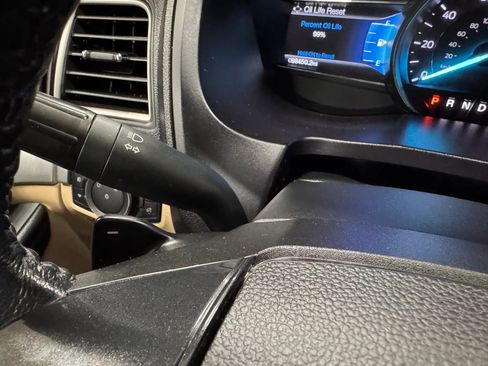 Used 2017 Ford Explorer XLT w/ Equipment Group 202A image 27