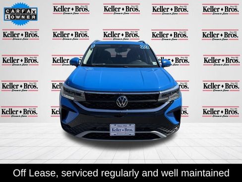 Used 2023 Volkswagen Taos SE w/ Panoramic Sunroof Package AWD/4WD image 2