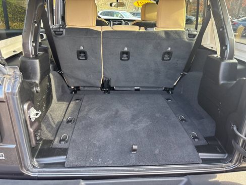 Used 2021 Jeep Wrangler Unlimited Sport AWD/4WD image 16