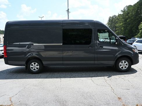 Used 2025 Mercedes-Benz Sprinter 2500 image 24