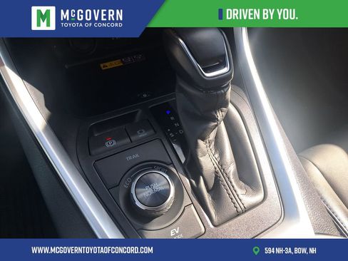 Used 2025 Toyota RAV4 XSE w/ Advanced Technology Package AWD/4WD image 33