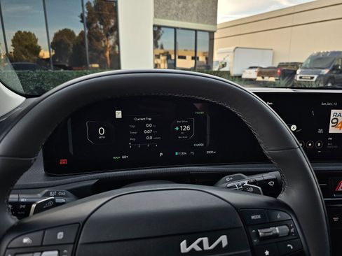 Used 2025 Kia EV6 Light image 15