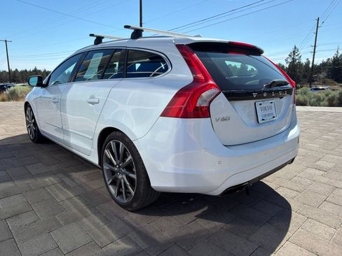Used 2017 Volvo V60 T5 Cross Country w/ Convenience Package AWD/4WD image 5