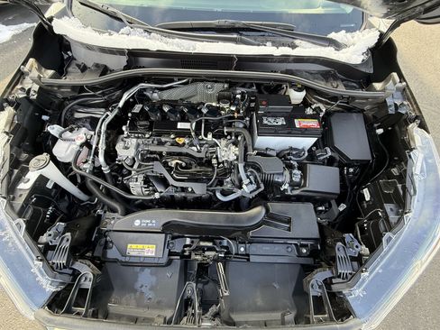 Certified 2022 Toyota Corolla Cross LE image 21