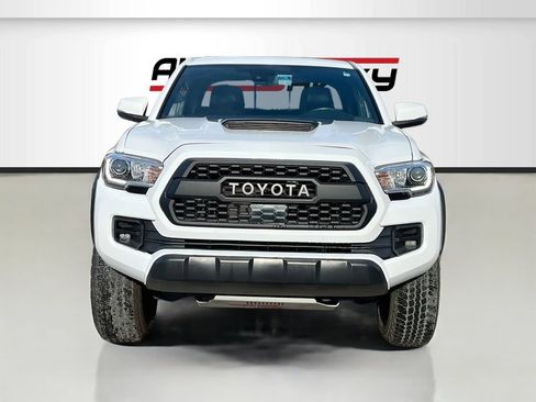Used 2019 Toyota Tacoma TRD Pro AWD/4WD image 2