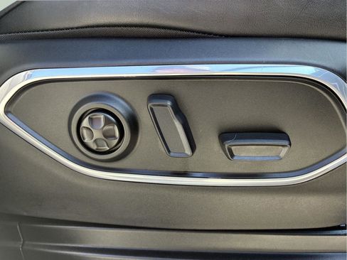 Used 2022 Jeep Wagoneer Series III w/ Flexible Seating Group AWD/4WD image 20