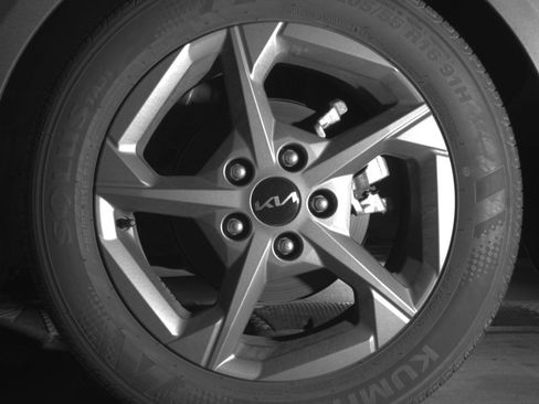 Used 2025 Kia K4 LXS image 14