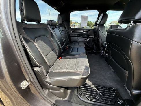Used 2024 RAM 1500 Laramie image 12