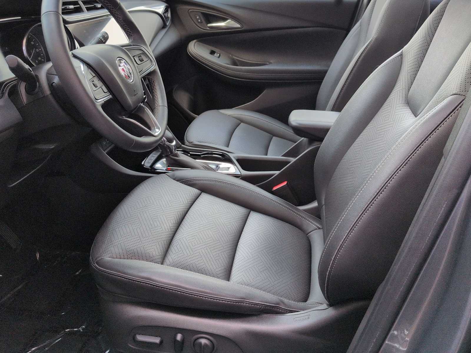 Used 2022 Buick Encore GX Essence w/ Experience Buick Package AWD/4WD image 17