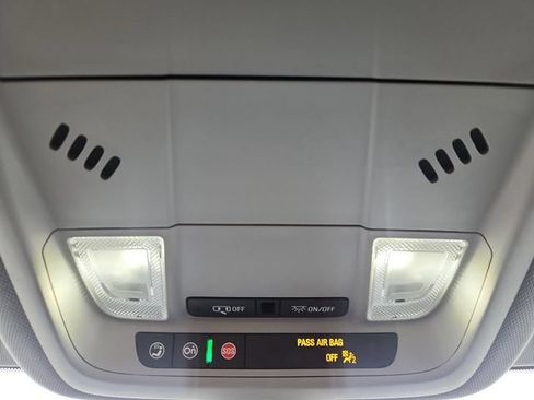 Used 2025 Chevrolet Blazer LT FWD image 29