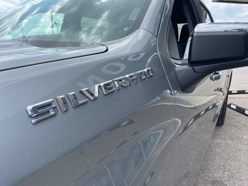 Used 2023 Chevrolet Silverado 1500 LT w/ Leather Package AWD/4WD image 12