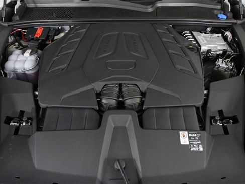 New 2026 Porsche Cayenne GTS image 20