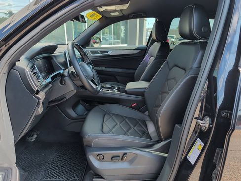 Used 2024 Volkswagen Atlas Cross Sport SE AWD/4WD image 9