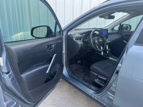Used 2023 Toyota Corolla Cross LE FWD image 10