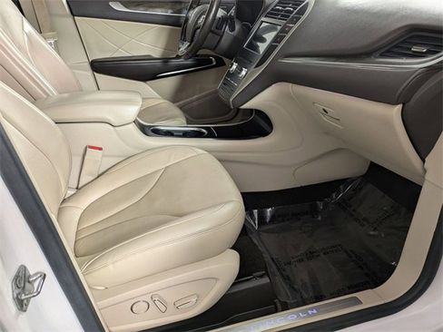 Used 2019 Lincoln MKC Reserve w/ MKC Climate Package image 28